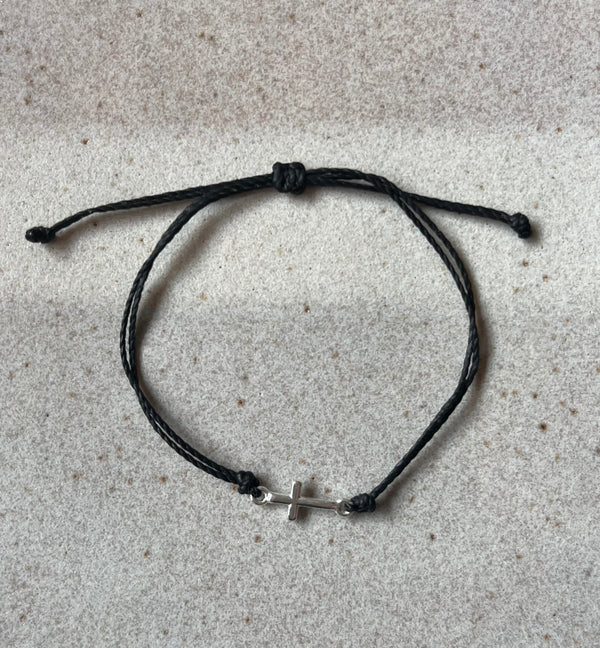 Pulsera de niña con conector de cruz. Bronce enchapado en plata. 16cm (R18)