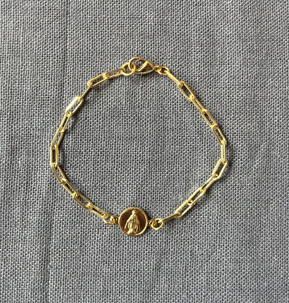 Pulsera de niña cadena cartier con conector Virgen de los Rayos. Bronce enchapado en oro 18k. 16cm (R29)